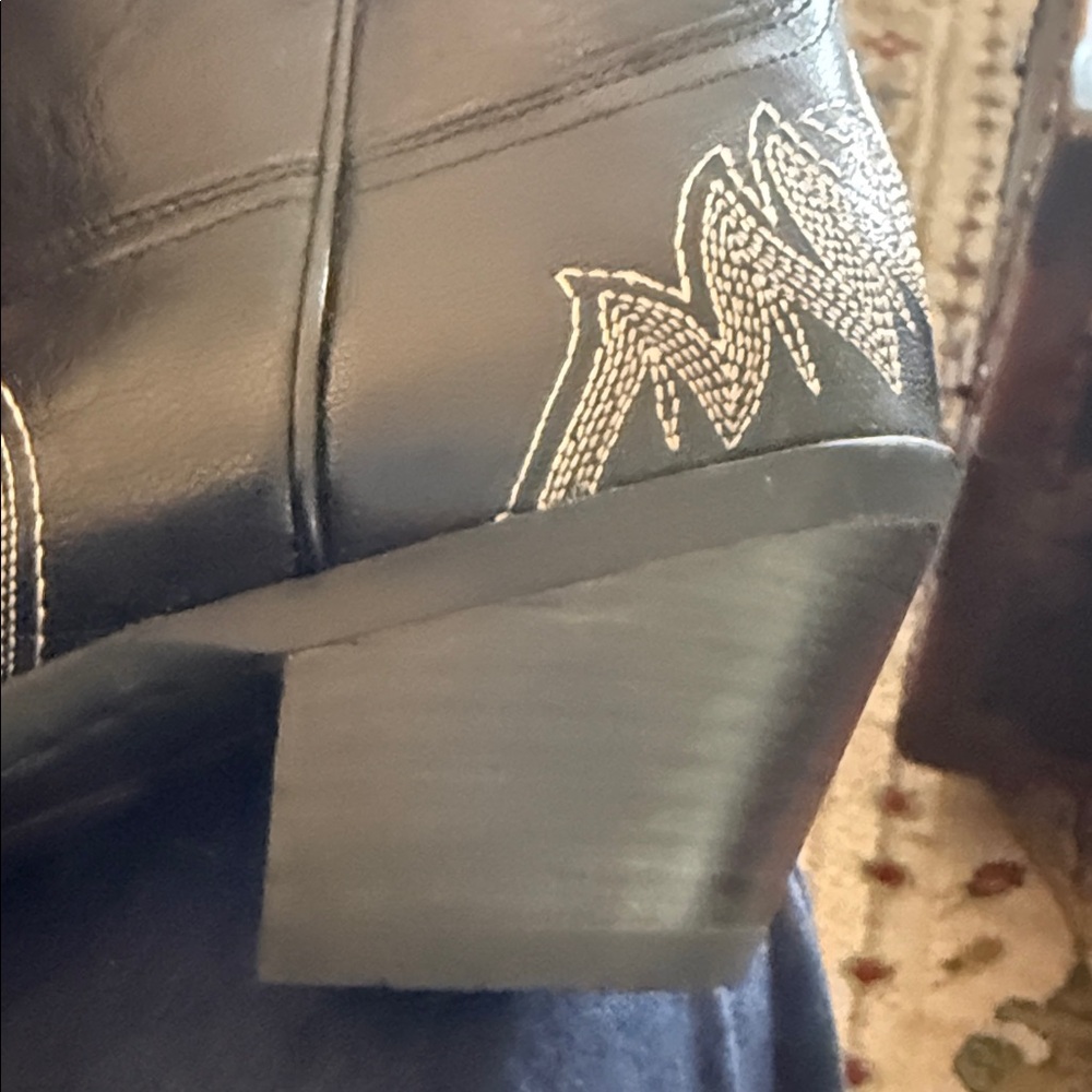 Ariat Black Leather Western Boots with Silver Embroidery - Picture 5 of 10